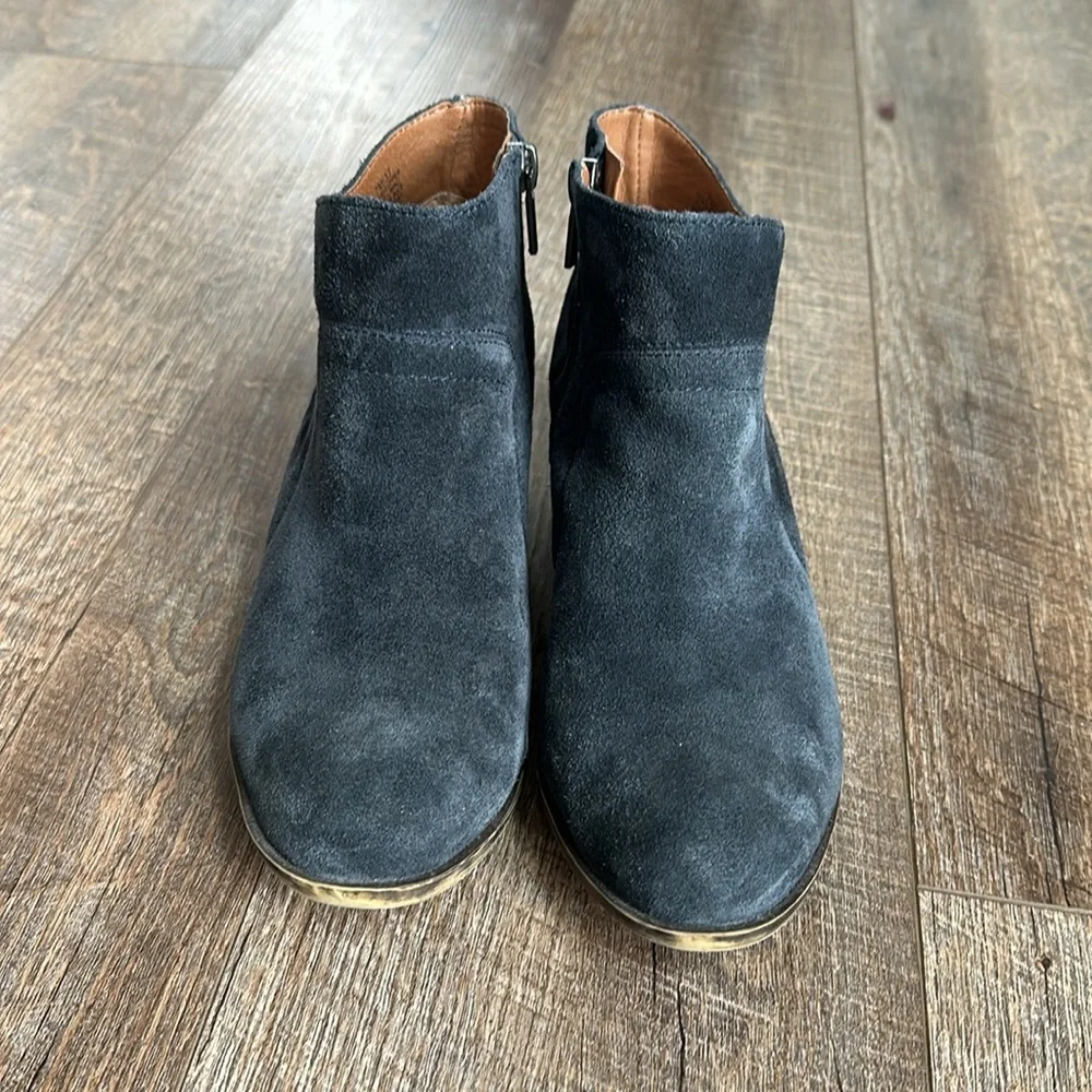 Lucky Brand Brolley Ankle Boot / Booties Navy leather zip boots. - Picture 6 of 15